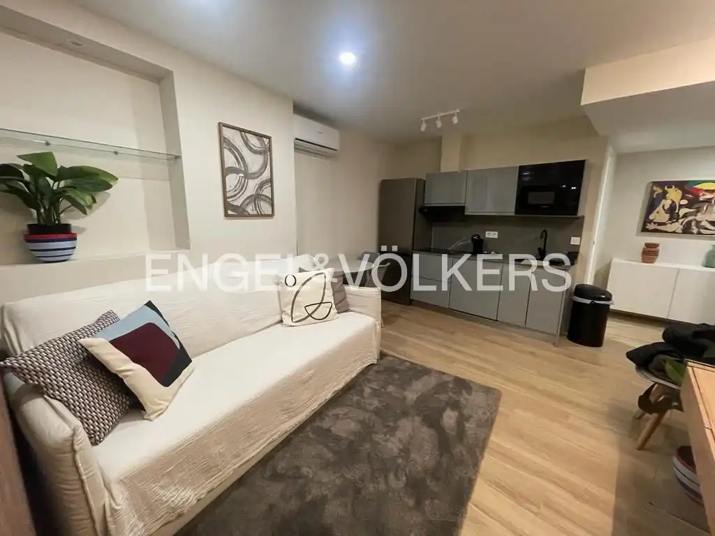 Sala de estar de Apartamento de alquiler en Madrid con Aire acondicionado, Calefacción y Amueblado