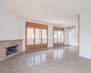 Living room of Attic for sale in Cerdanyola del Vallès  with Balcony