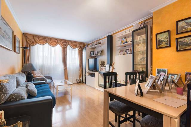 Piso en Venta en Calle de Sierra Gádor en Casco Histórico de Vallecas