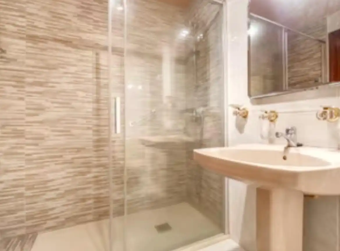 Bathroom of Flat for sale in Málaga  with Furnished
