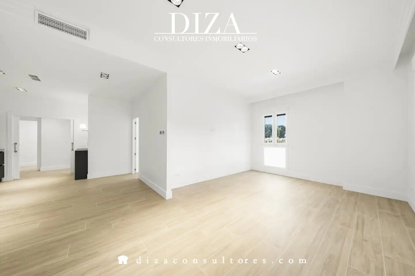 Sala d'estar de Planta baixa de lloguer en Madrid amb Aire condicionat