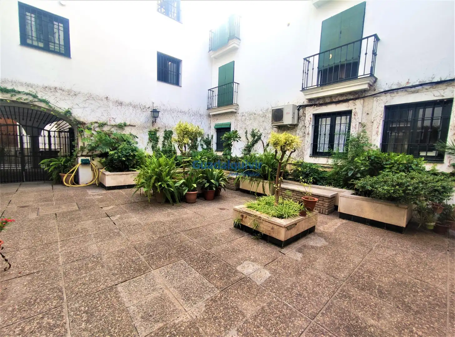 Jardí de Pis de lloguer en Sevilla amb Aire condicionat, Moblat i Balcó