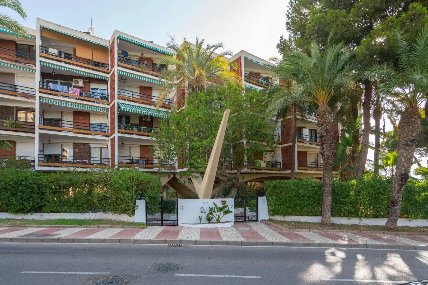 Exterior view of Apartments for rent in Roquetas de Mar  with Furnished and Balcony