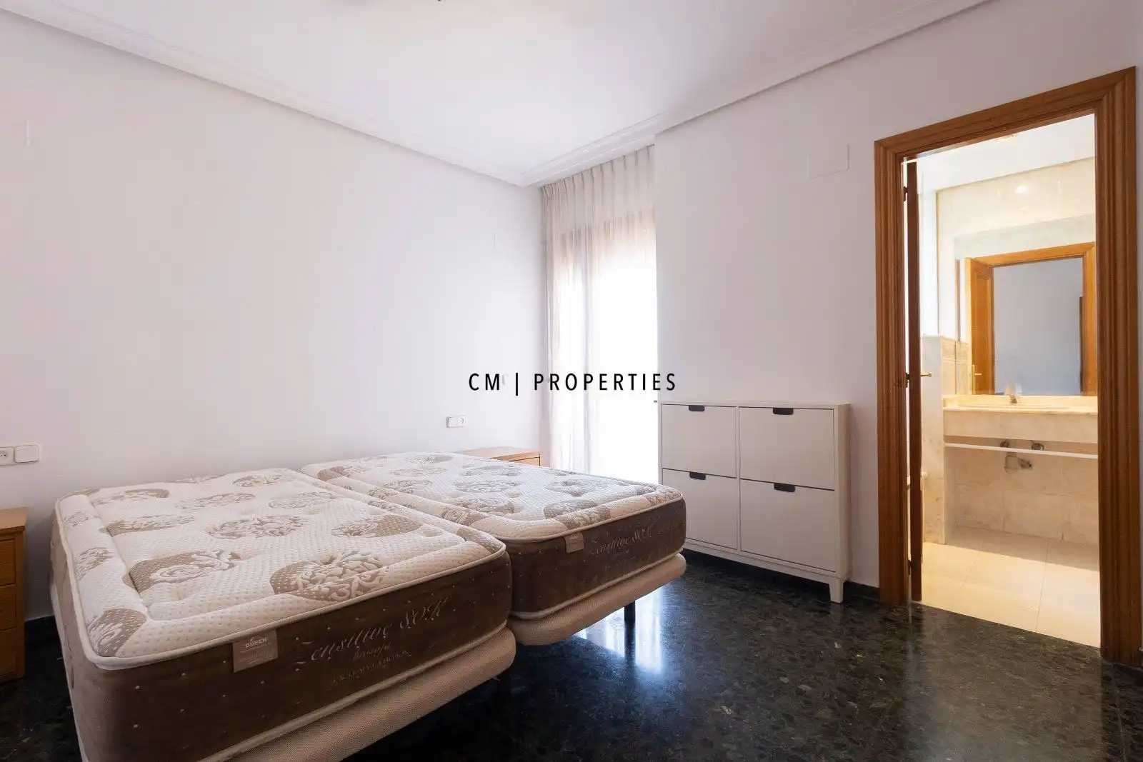 Bedroom of Flat for rent in Valencia  with Air Conditioner, Heating and Terrace