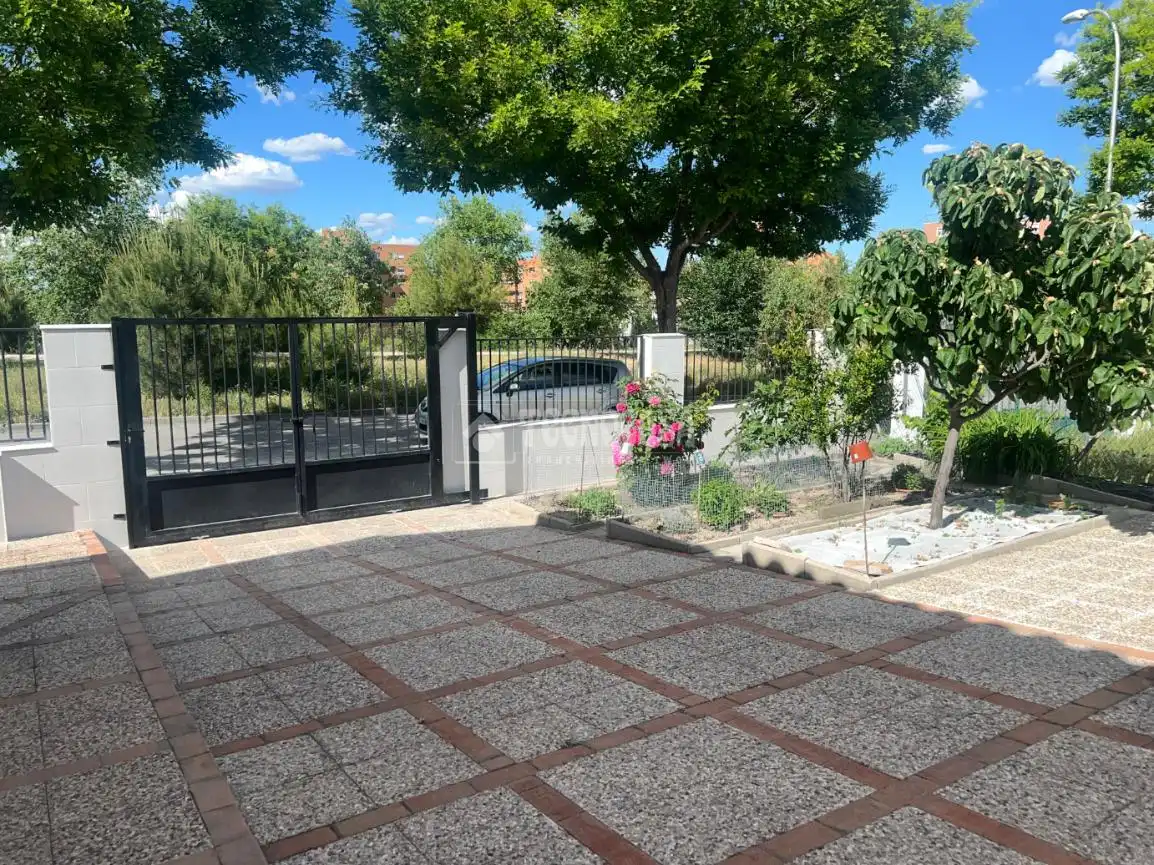 Terraza de Casa o chalet en venta en Madrid con Jardín privado y Alarma