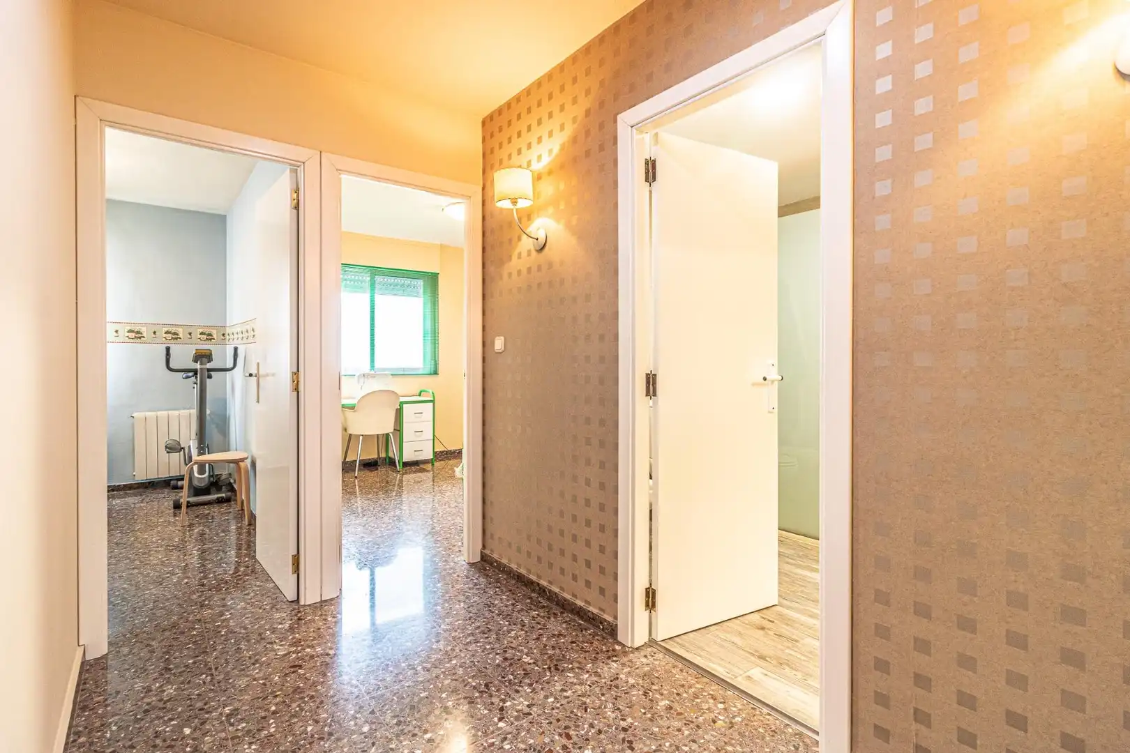 Casa adosada en venta en Carlet con Aire acondicionado, Trastero y Alarma
