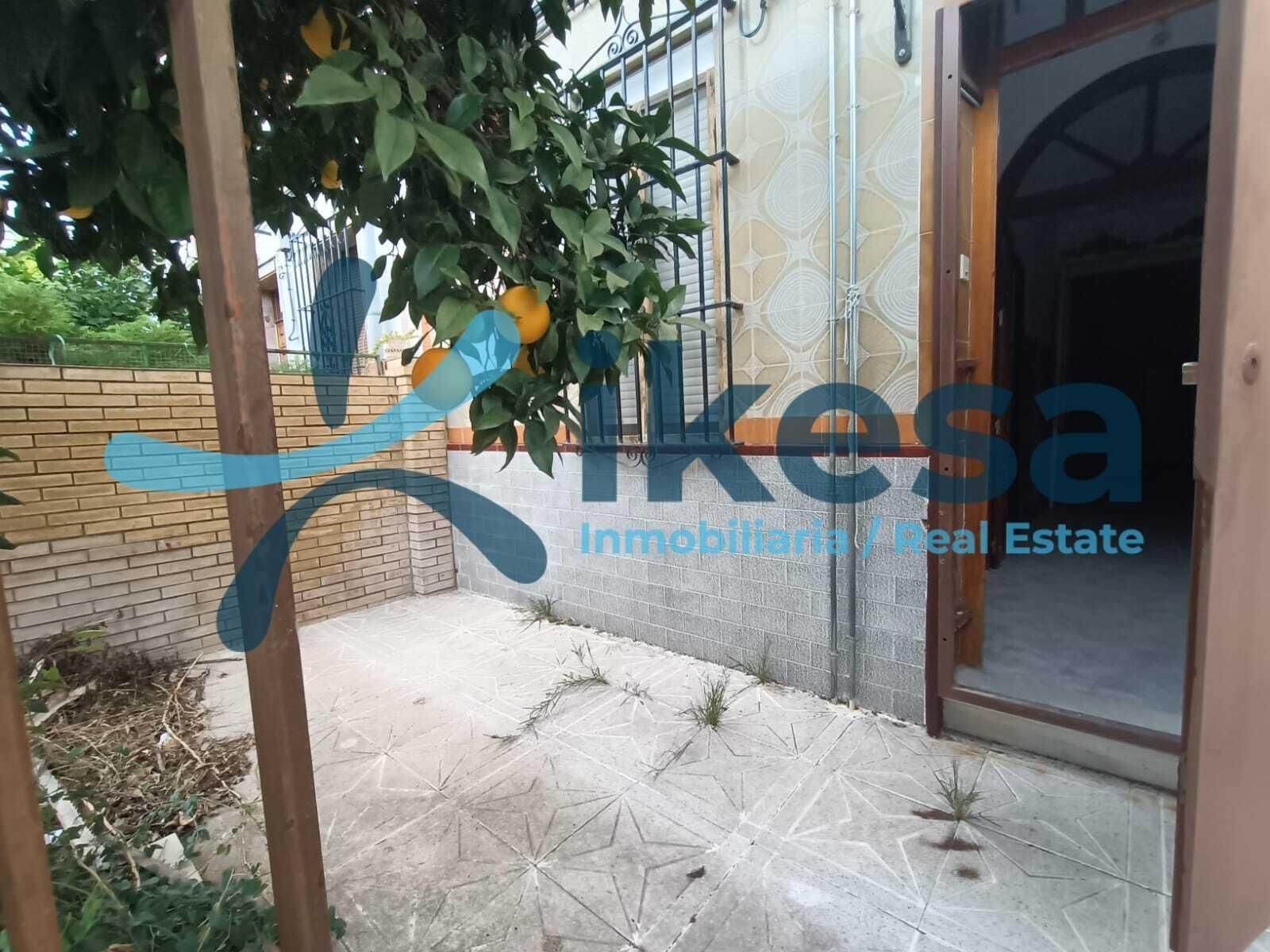 Exterior view of Single-family semi-detached for sale in Villanueva del Río y Minas