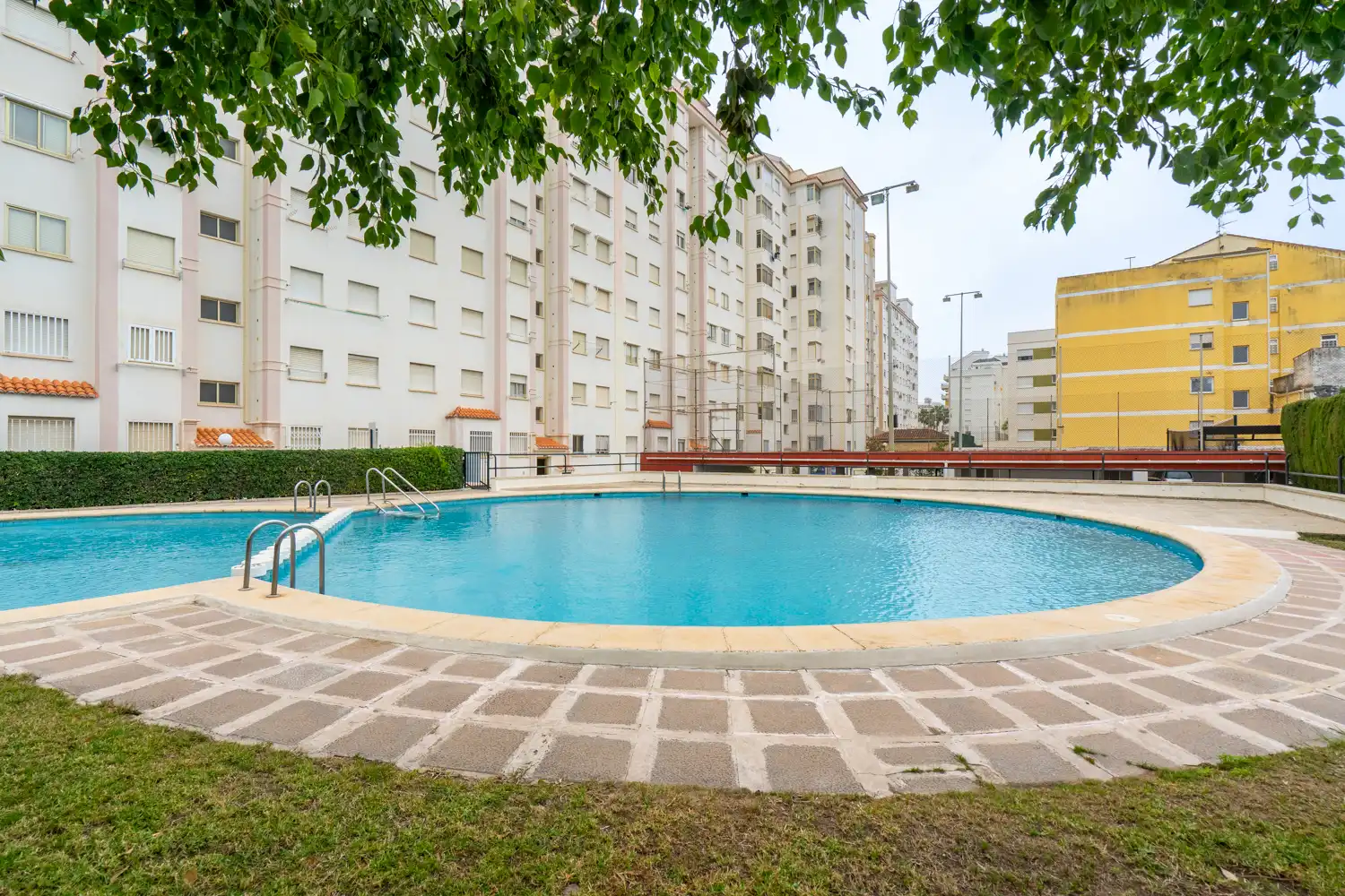 Piscina de Piso en venta en Gandia con Terraza y Piscina comunitaria