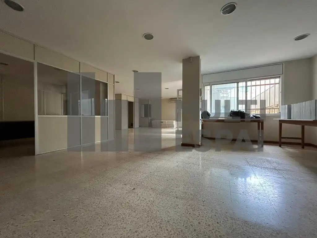 Büro zur Miete in Barcelona mit Klimaanlage und Terrasse