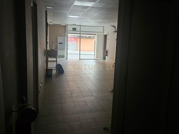 Local comercial en venda a Carrer de Can Murtra, 44, La Florida, Spain
