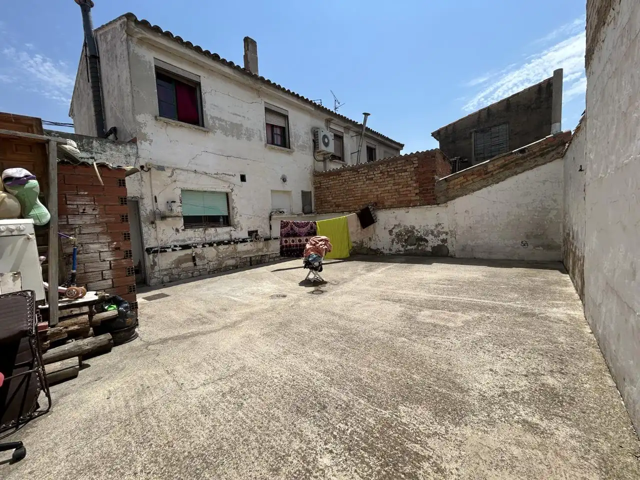 Exterior view of Houses for sale in Valtierra  with Community pool