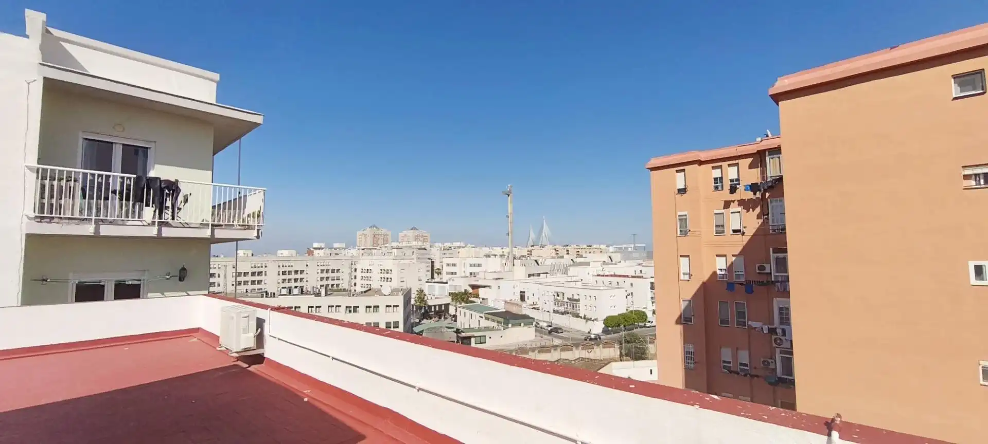 Vista exterior de Piso en venta en Cádiz con Terraza y Trastero