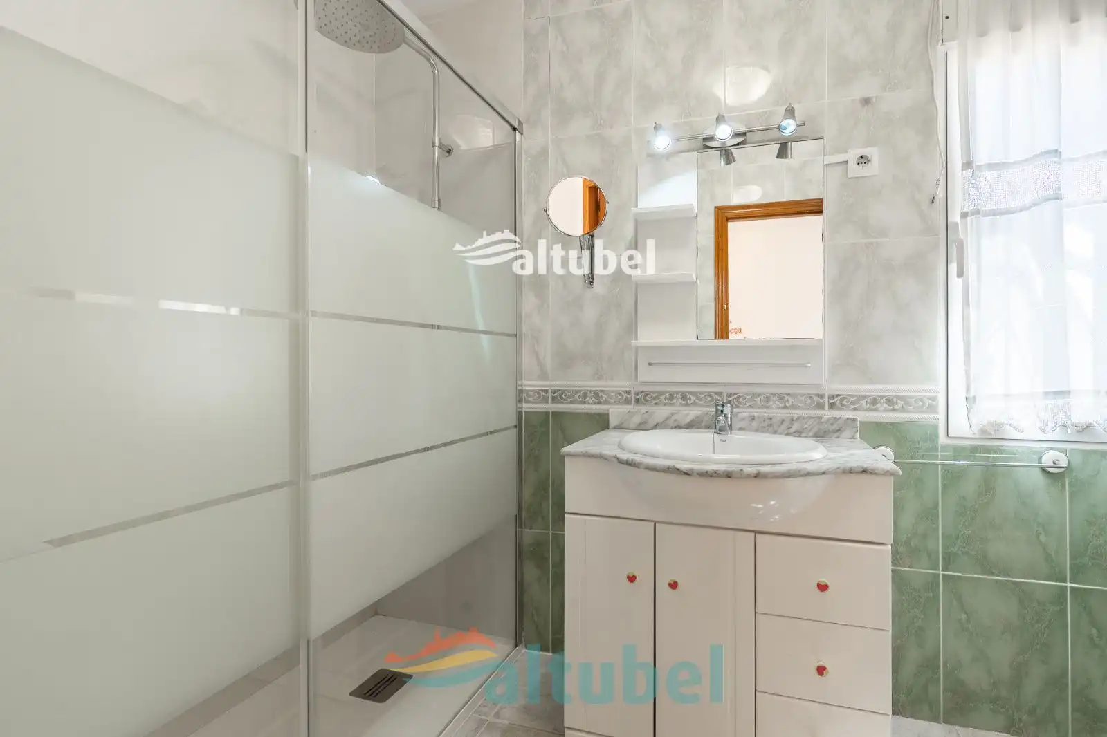Bathroom of Houses for sale in Peñíscola / Peníscola  with Air Conditioner, Terrace and Swimming Pool
