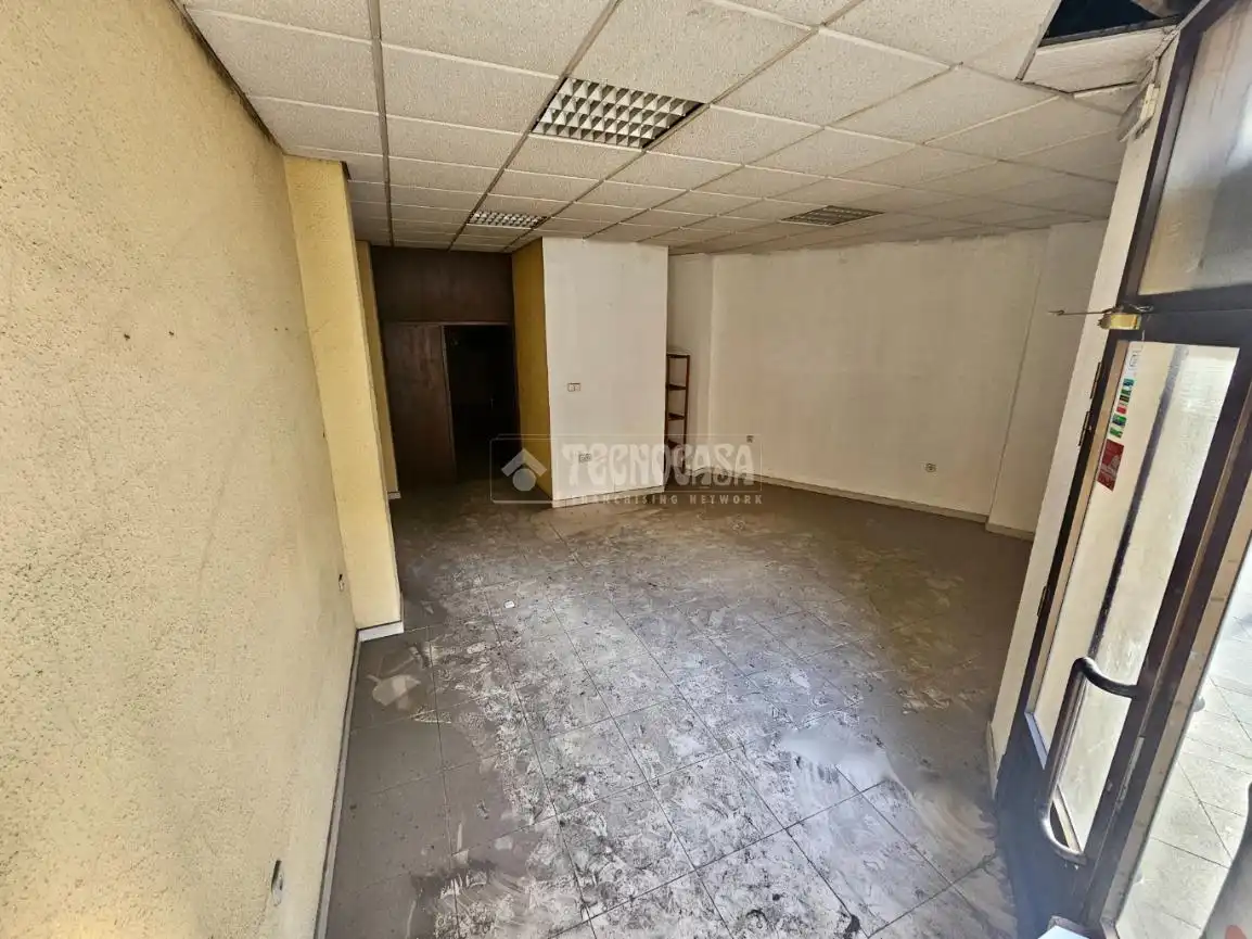 Locale commerciale in affitto a Numancia - San Fernando, imagen 5