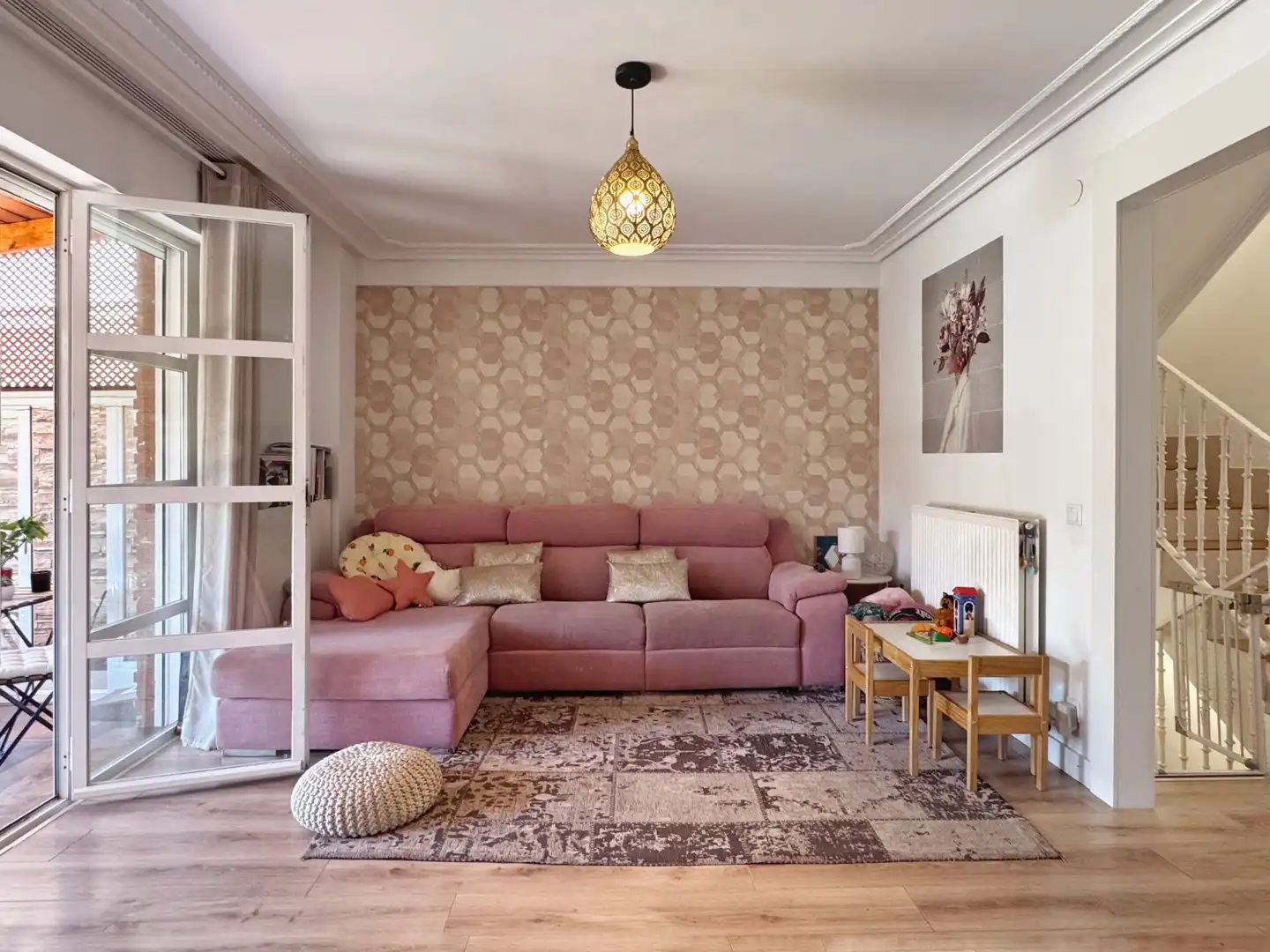 Sala de estar de Casa adosada en venta en Lardero con Aire acondicionado, Calefacción y Jardín privado