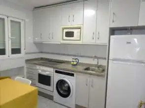 Küche von Wohnung zur Miete in Gijón  mit Parkett, Möbliert und Waschmaschine