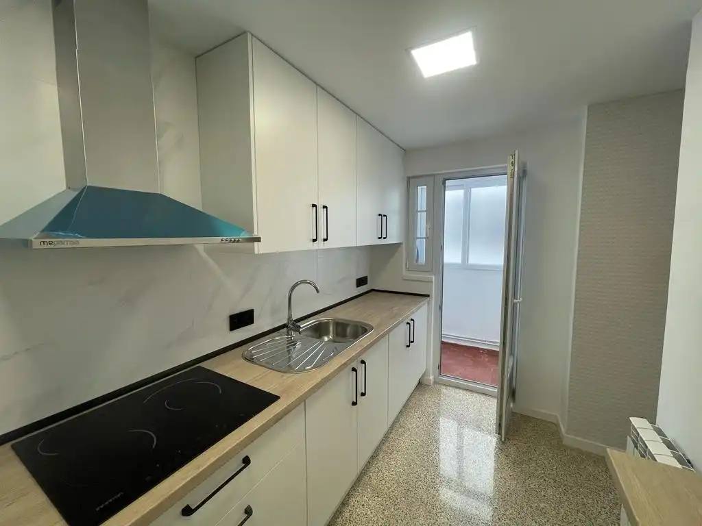 Flat for rent in Calle Ribera del Beiro, San Francisco Javier