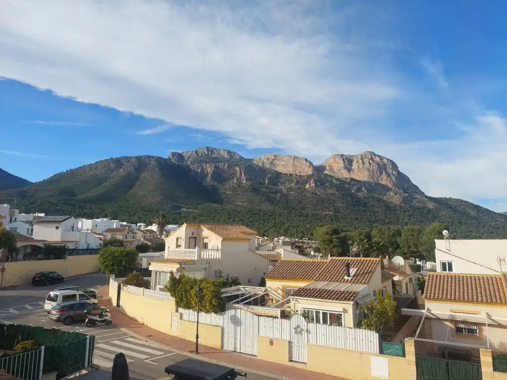 Vista exterior de Casa o xalet en venda en Benimantell amb Terrassa, Piscina i Forn