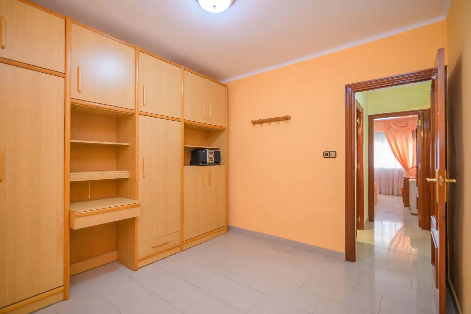Habitación de Piso en venta en Cornellà de Llobregat con Aire acondicionado, Calefacción y Balcón