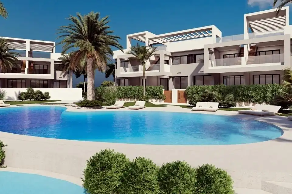 Piscina de Casa o xalet en venda en Torrevieja amb Piscina comunitària