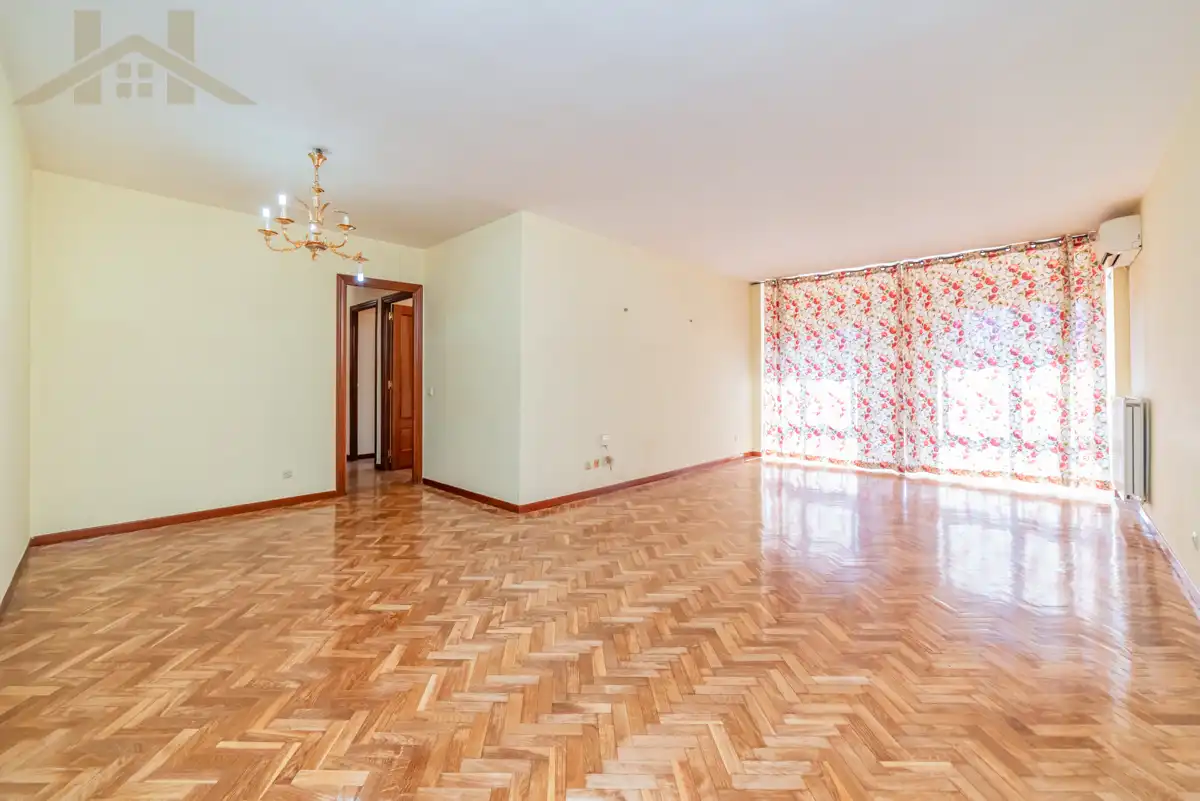 Sala de estar de Piso en venta en Torrejón de Ardoz con Aire acondicionado, Jardín privado y Trastero