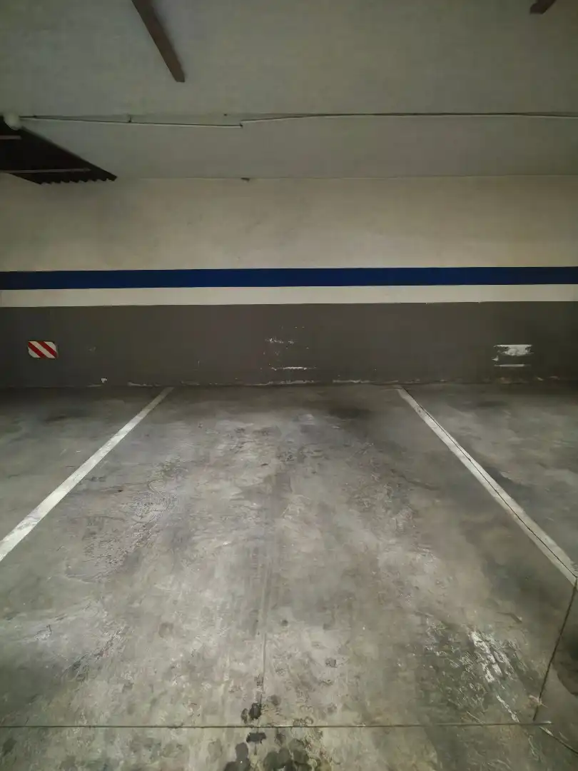 Parking de Piso de alquiler en Valencia con Aire acondicionado, Calefacción y Jardín privado
