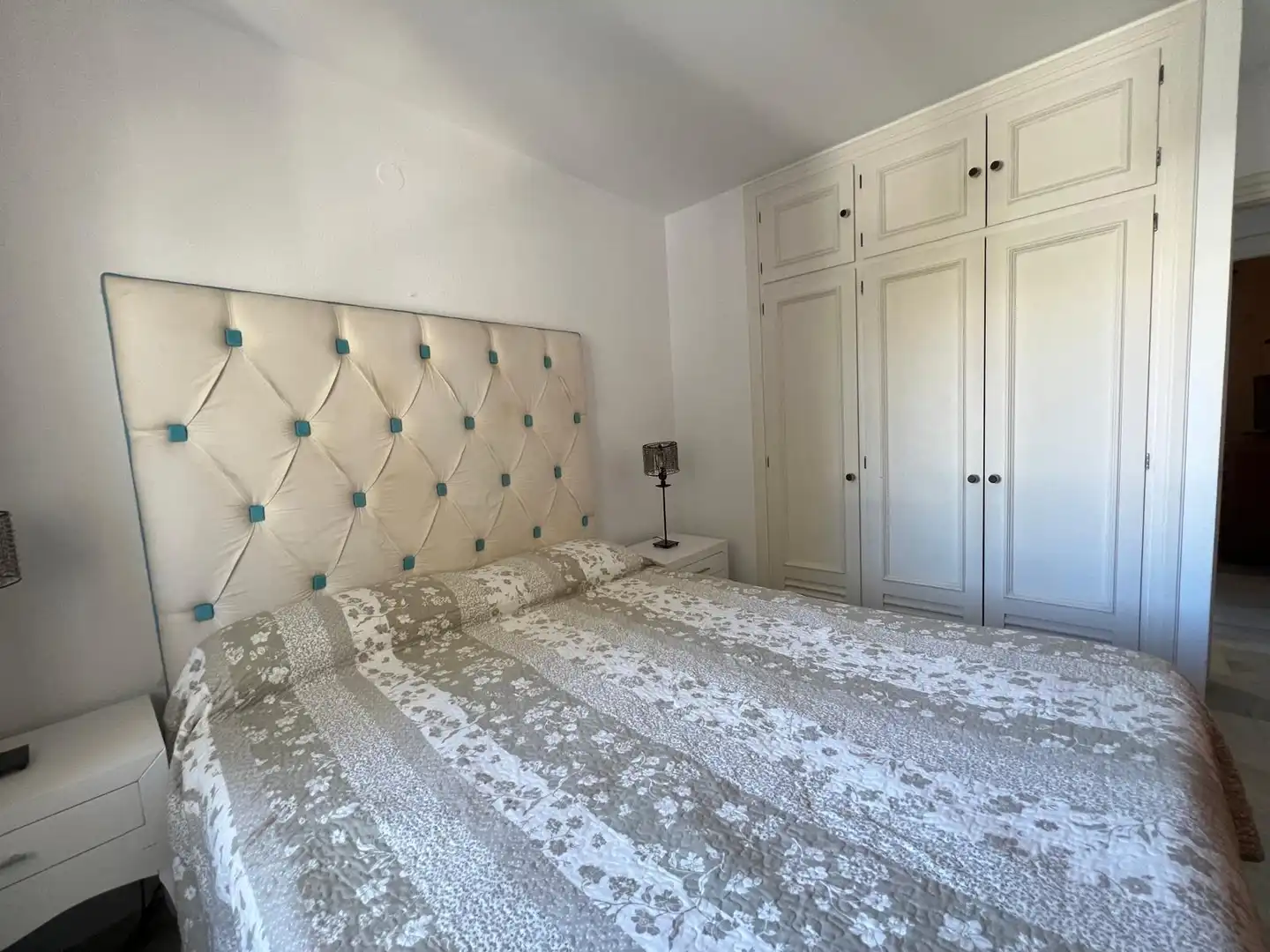 Bedroom of Flat for rent in Nueva Andalucía