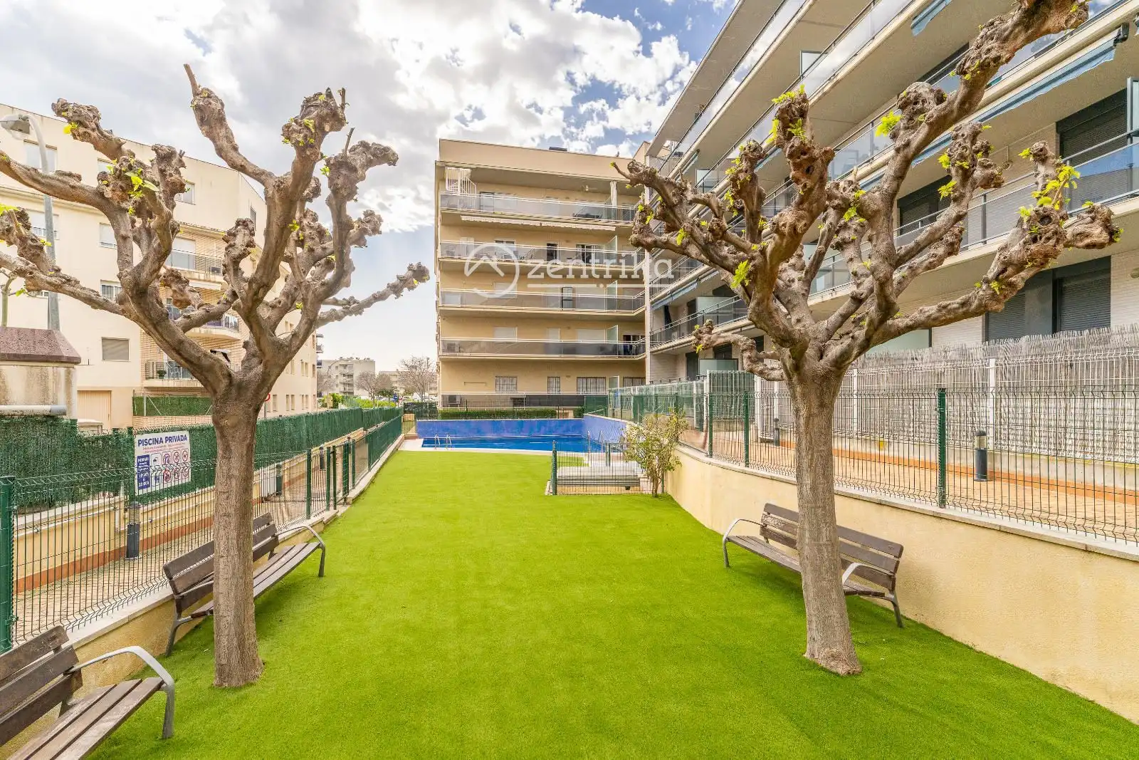 Piscina de Pis en venda en Cambrils amb Aire condicionat, Calefacció i Terrassa