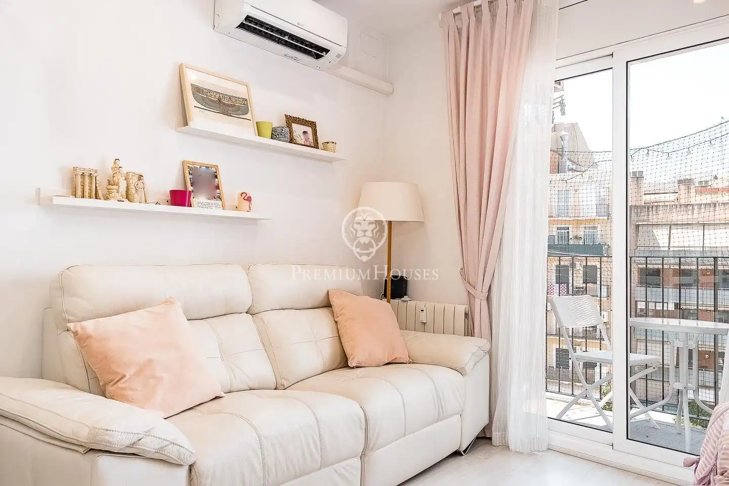 Wohnzimmer von Wohnungen zum Verkauf in Barcelona mit Klimaanlage, Heizung und Parkett