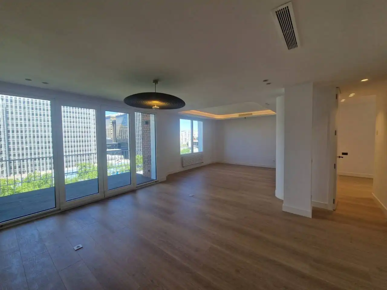 Wohnzimmer von Wohnung zum Verkauf in Madrid mit Klimaanlage, Heizung und Terrasse