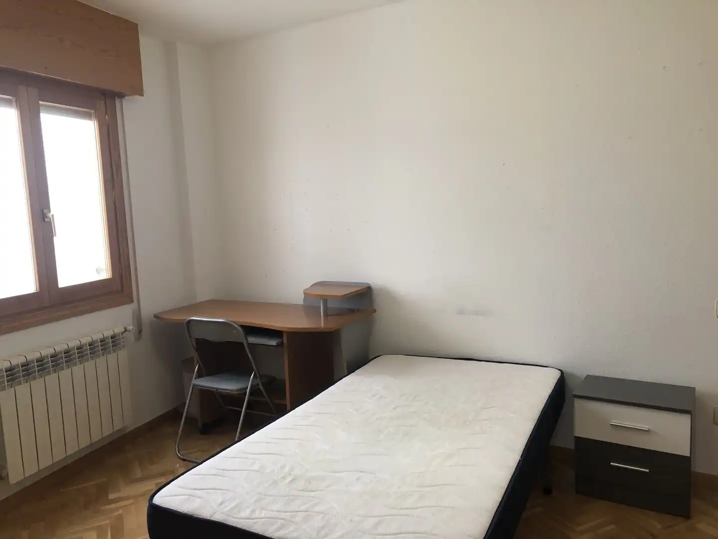 Habitación de Dúplex en venta en Segovia con Calefacción y Amueblado