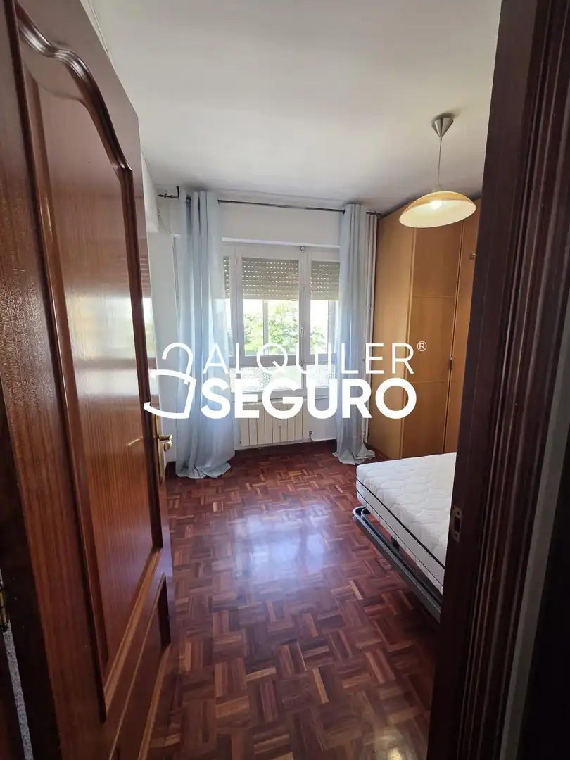 Habitación de Piso de alquiler en Burgos con Calefacción, Terraza y Amueblado