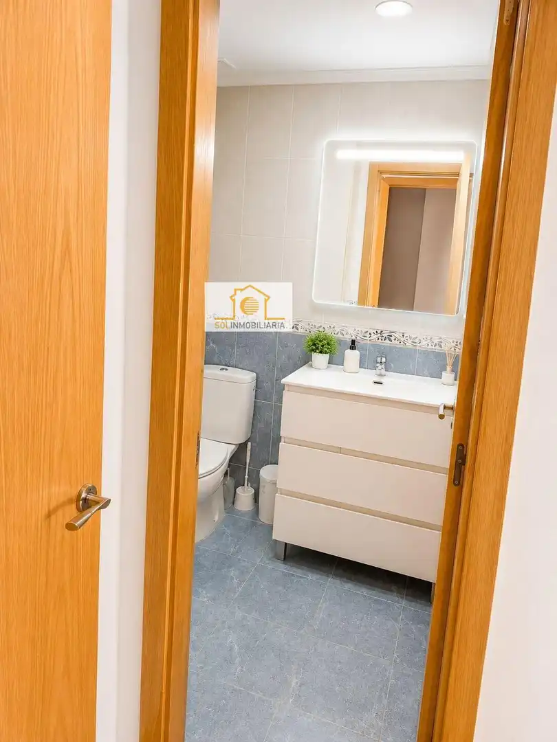 Badezimmer von Dachboden zum Verkauf in León Capital  mit Heizung, Parkett und Möbliert