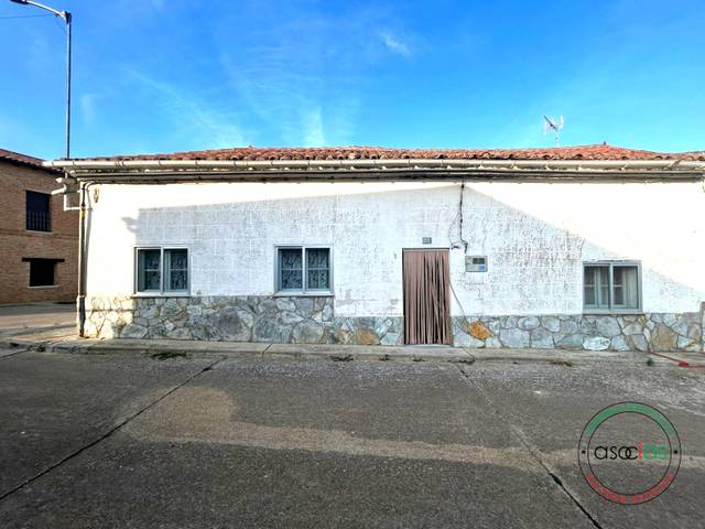 Casa-chalet en Venta en Melgar de Arriba - CL SANTIAGO, 15 en Melgar de Arriba