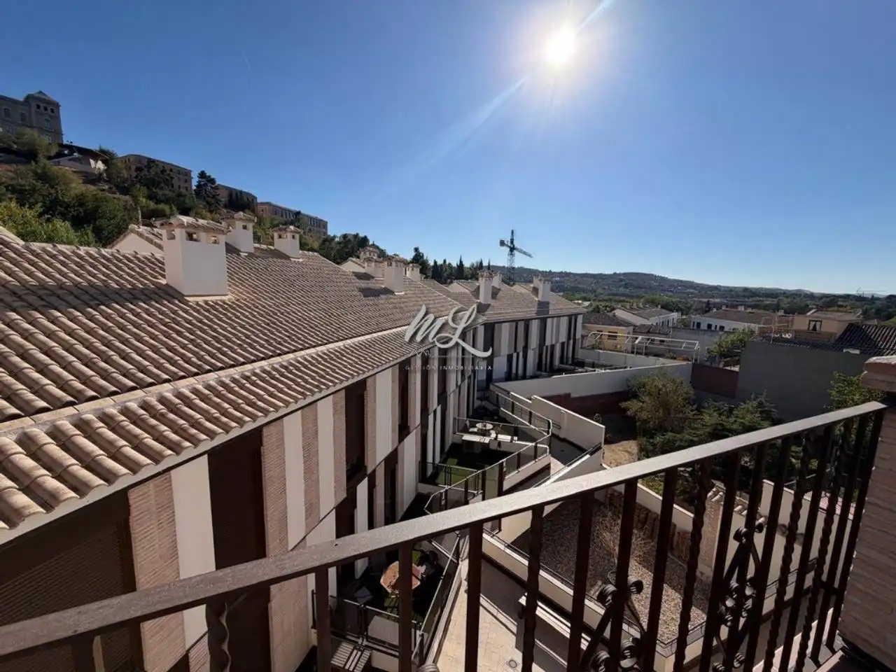 Vista exterior de Dúplex en venda en Toledo amb Calefacció, Traster i Piscina comunitària