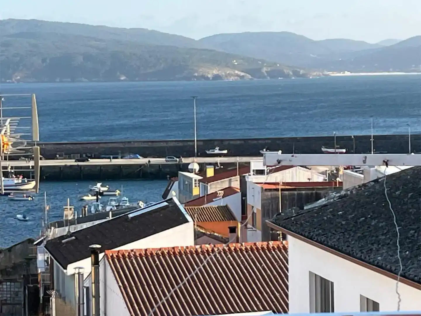 Vista exterior de Piso en venta en Ponteceso con Amueblado y Balcón