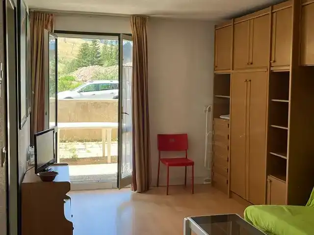 Dormitori de Apartament de lloguer en Aisa amb Parquet, Traster i Moblat