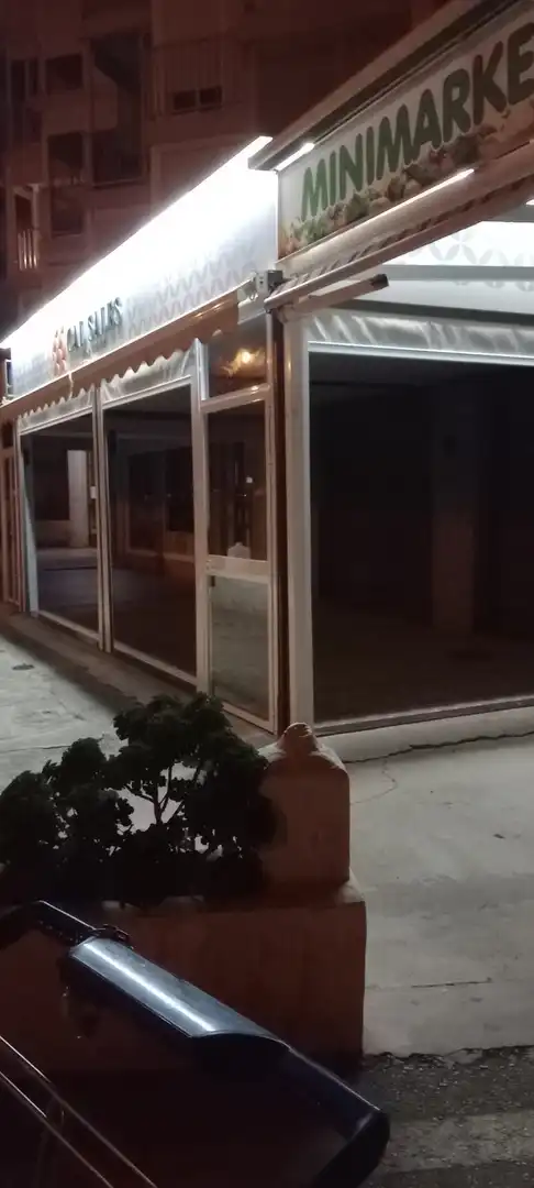 Local en venda a Avenida el Faro, Centro Internacional