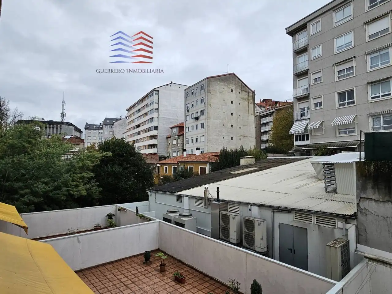 Vista exterior de Apartament de lloguer en Ourense Capital  amb Calefacció, Parquet i Moblat
