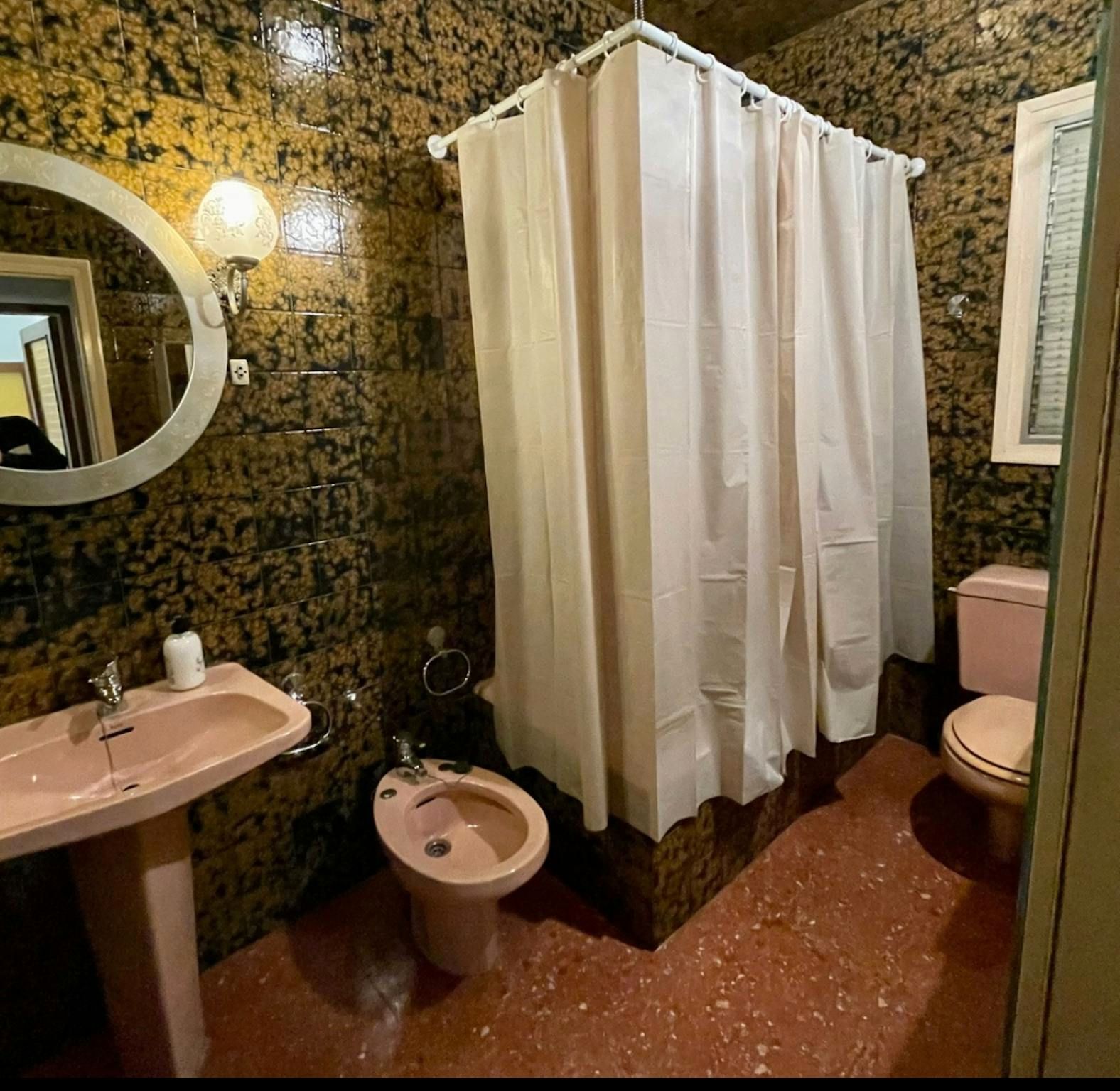 Pis per a compartir a N/A, Barri de les Corts