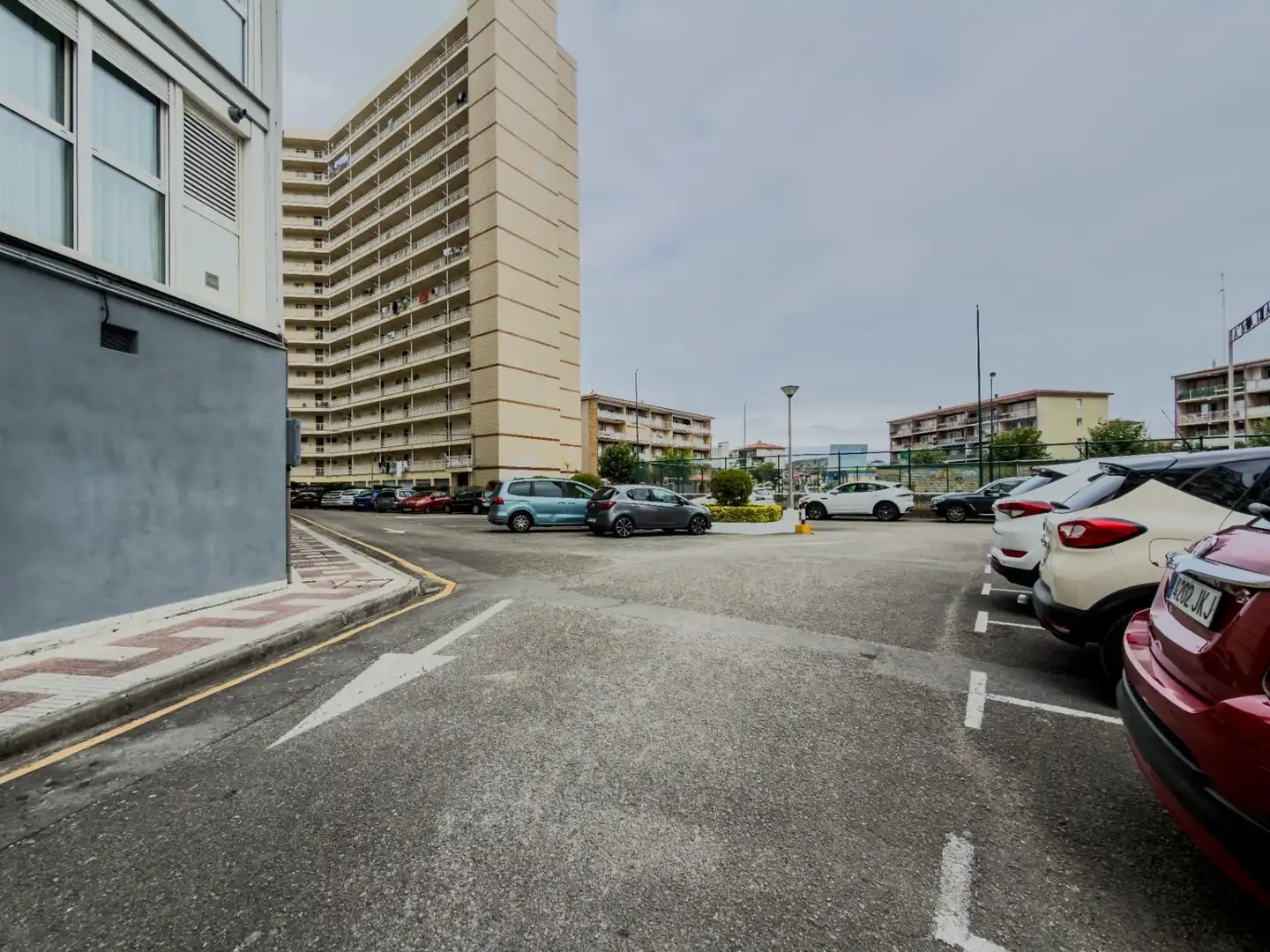 Parking of Apartments for sale in Laredo