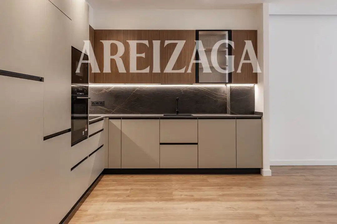 Kitchen of Flat for sale in Donostia - San Sebastián   with Heating, Terrace and Balcony