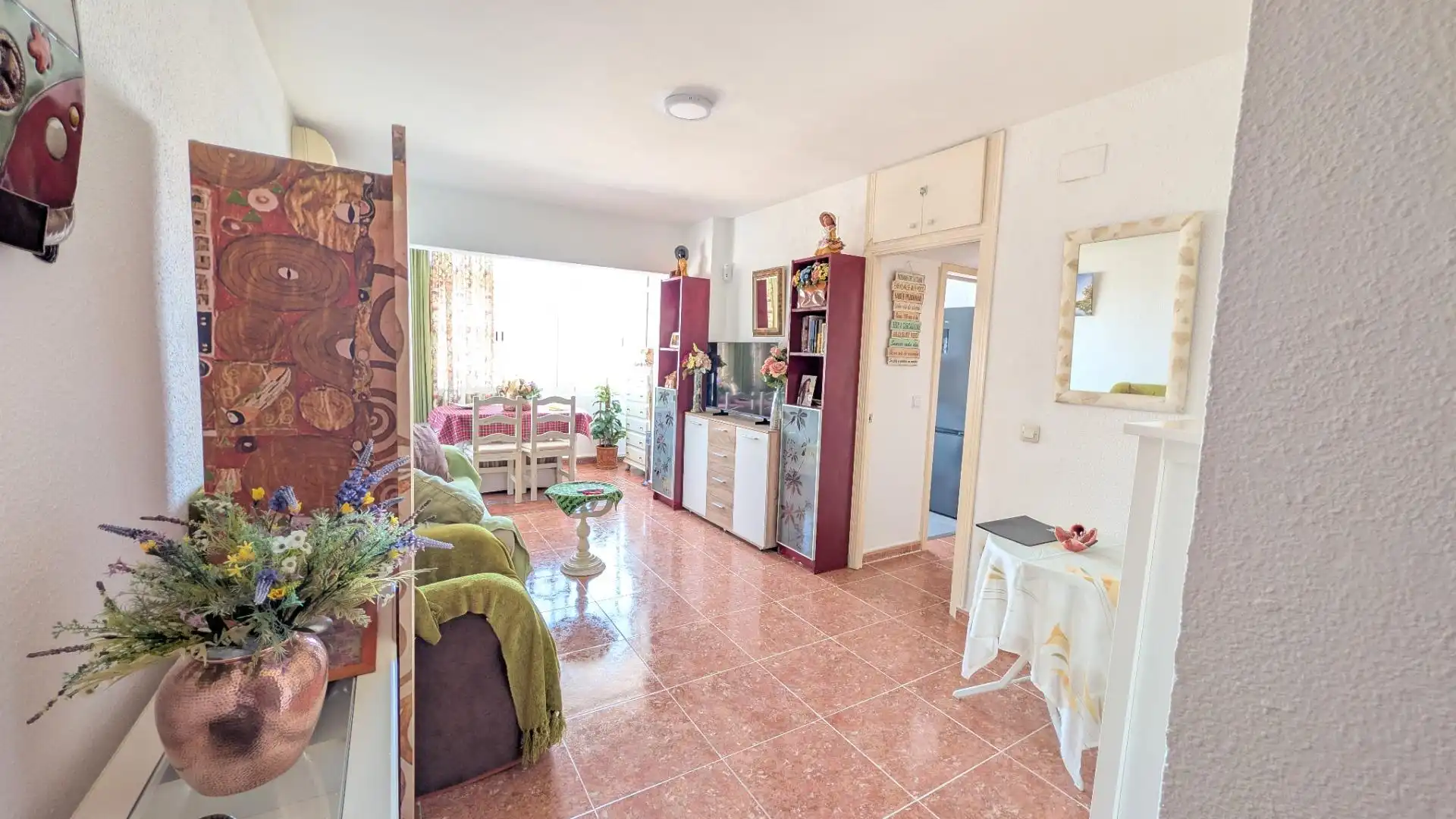 Sala de estar de Apartamento de alquiler en Torremolinos con Aire acondicionado, Amueblado y Piscina comunitaria