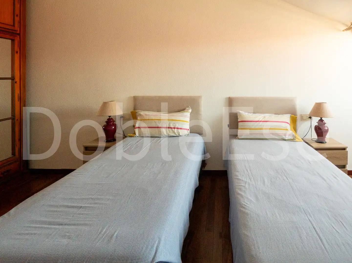 Habitación de Ático de alquiler en Gijón  con Calefacción, Jardín privado y Parquet