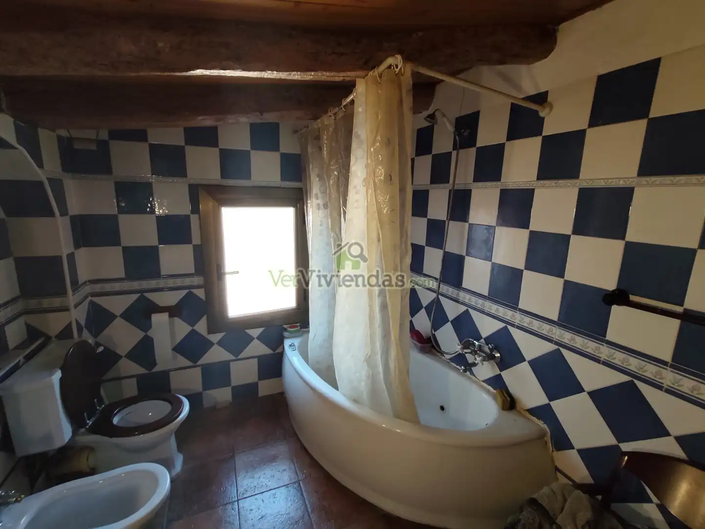 Baño de Casa adosada en venta en Sant Esteve Sesrovires, Barcelona