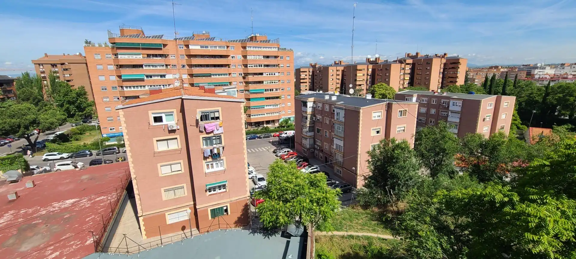 Vista exterior de Piso en venta en Madrid con Calefacción y Parquet
