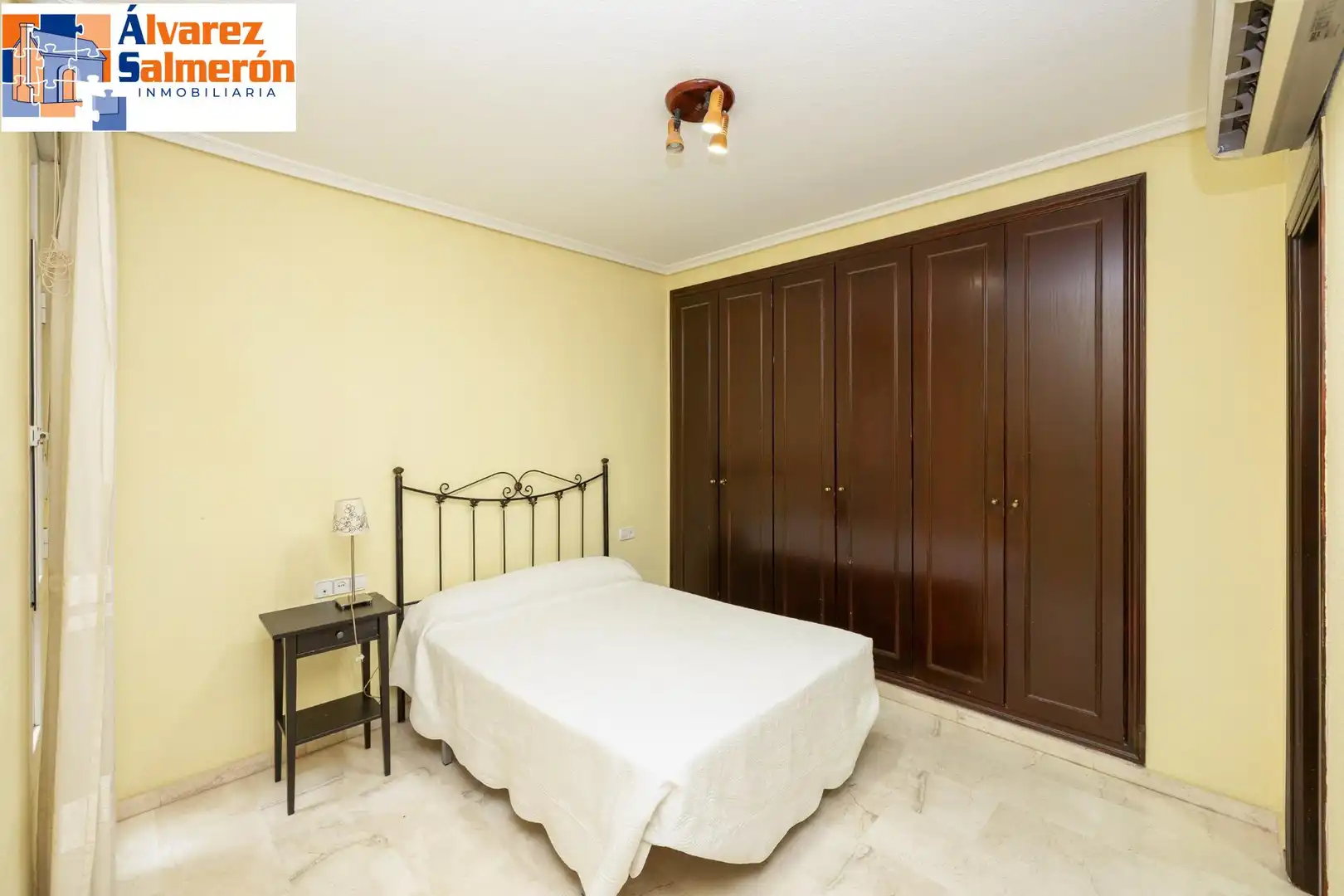 Bedroom of Flat for sale in Granada
