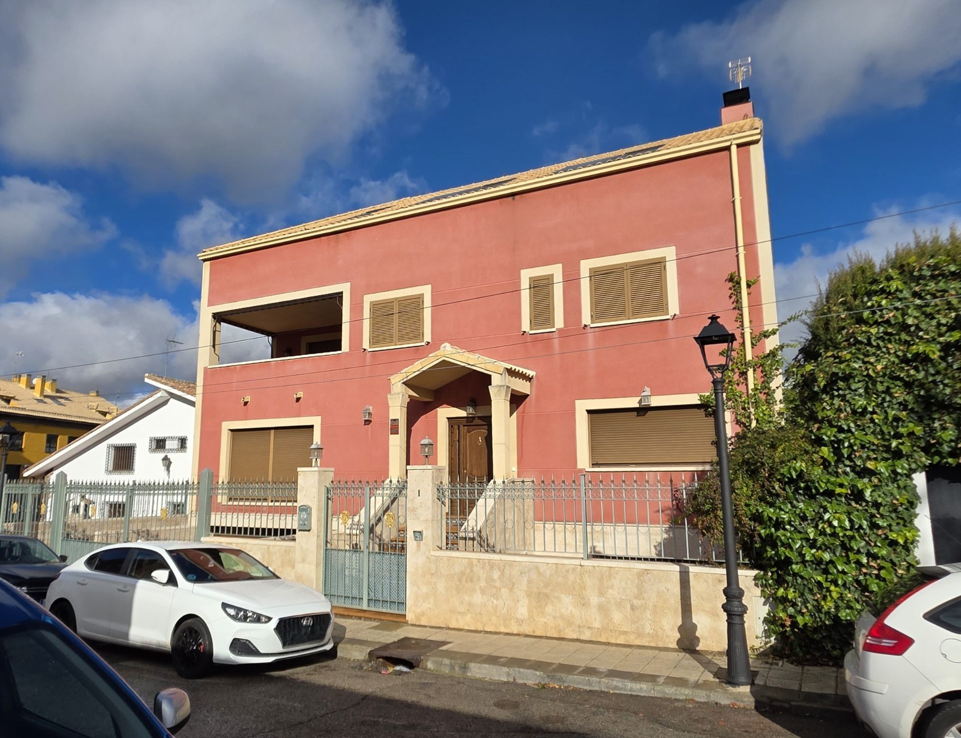 Vista exterior de Casa o xalet en venda en Aranjuez amb Aire condicionat, Calefacció i Terrassa