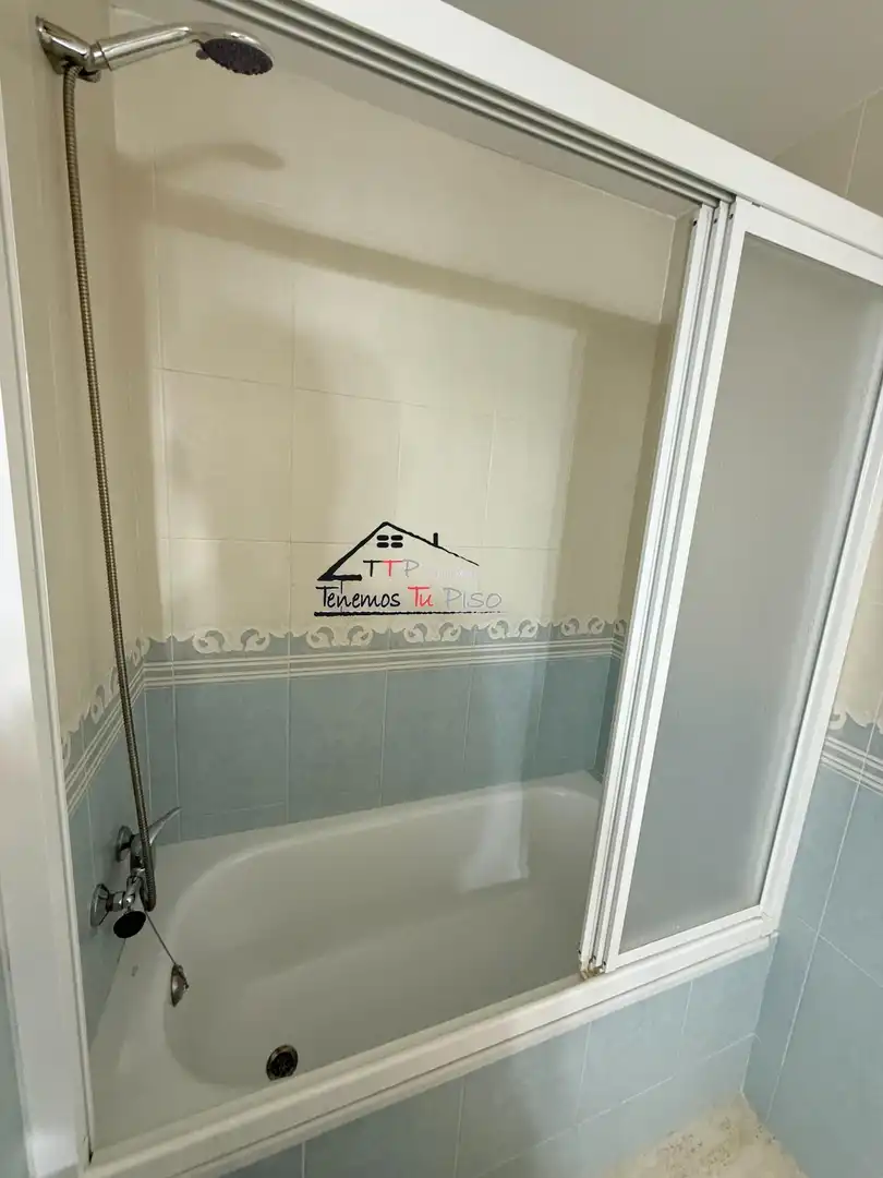 Baño de Apartamento en venta en Benicarló con Terraza, Trastero y Amueblado