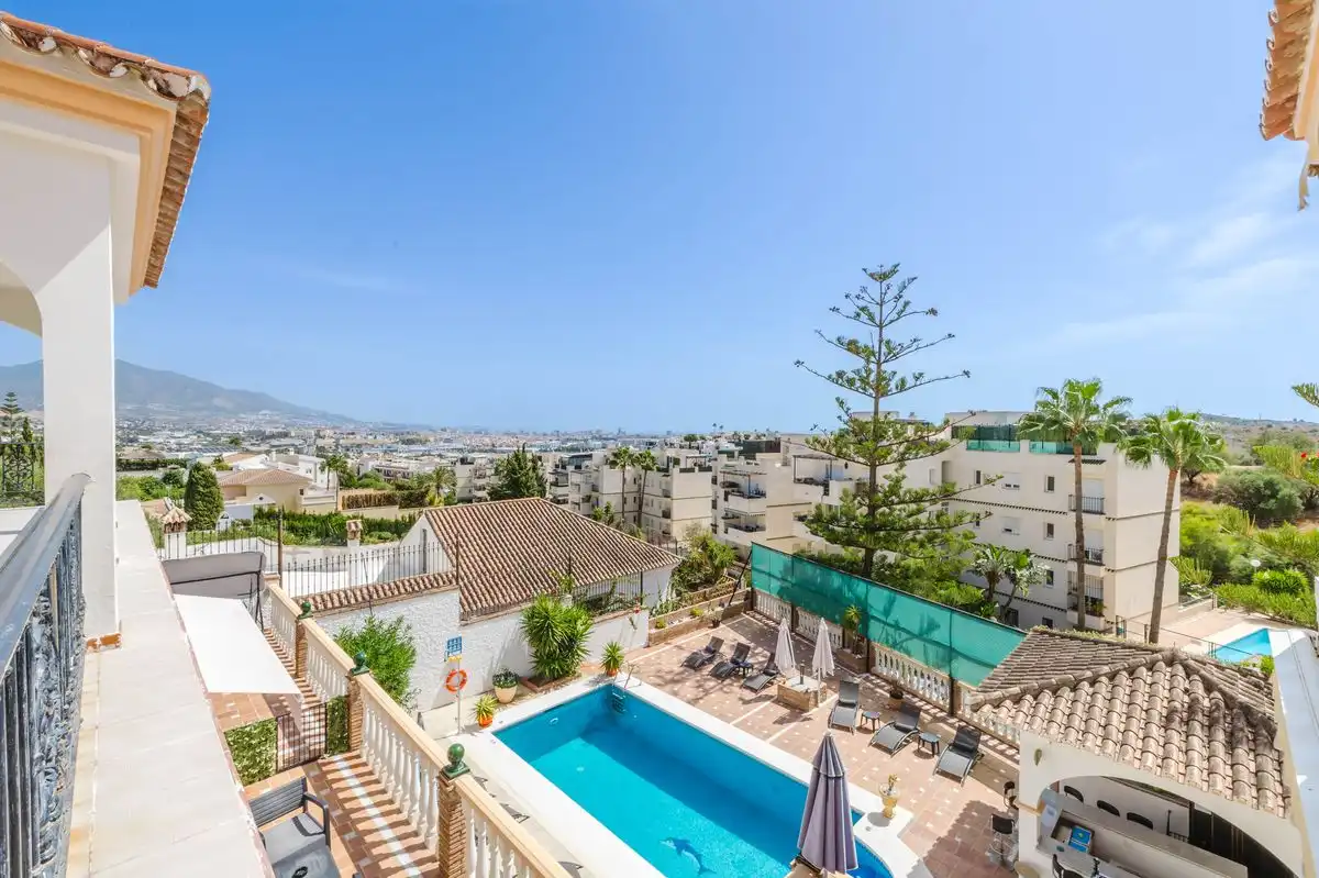 Vista exterior de Casa o chalet en venta en Mijas con Aire acondicionado, Calefacción y Jardín privado